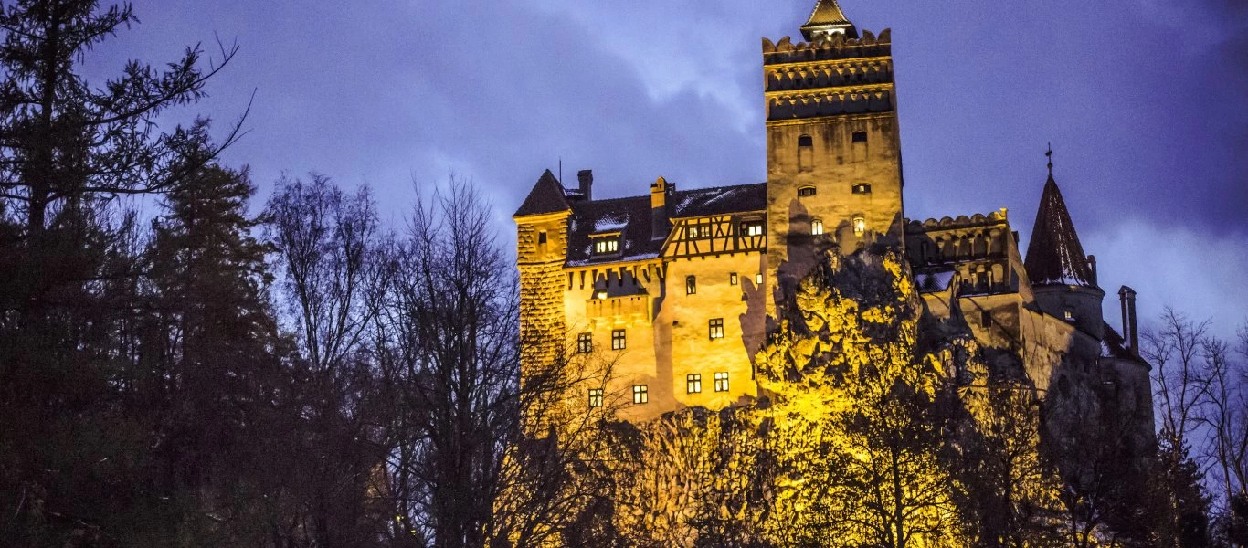 Ρουμανία: Μετέτρεψαν τον πύργο του κόμη Δράκουλα σε εμβολιαστικό κέντρο για τον κορωνοϊό!